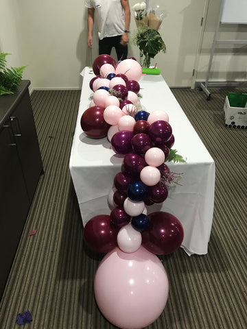 Organic Balloon Table Runner
